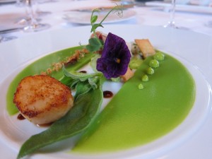 Scallop first course at Manoir de Lebioles