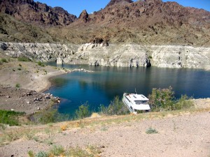 Houseboat in Secluded Cove